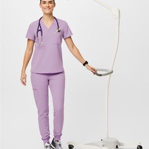 Figs scrubs set in Lavender Dew